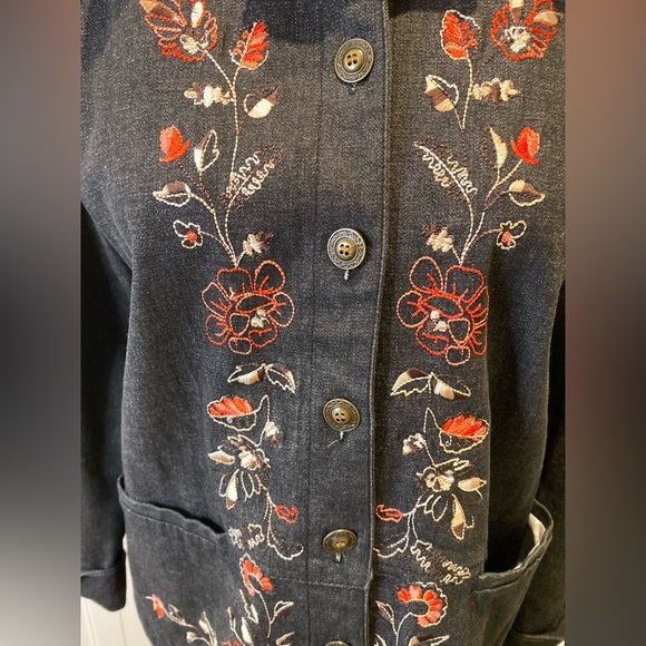 Alia petites embroidered button down denim jacket w/ front pockets  🌿🌺🌸🍃 - Picture 9 of 12